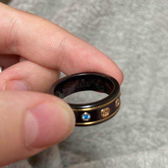 GUCCI Icon right with gemstones